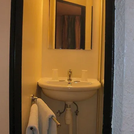 Hotell De La Basse Sambre 2*