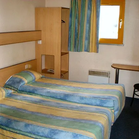 Hotell De La Basse Sambre