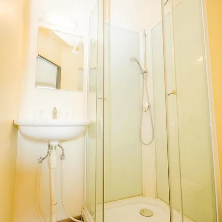 De La Basse Sambre Hotell 2*