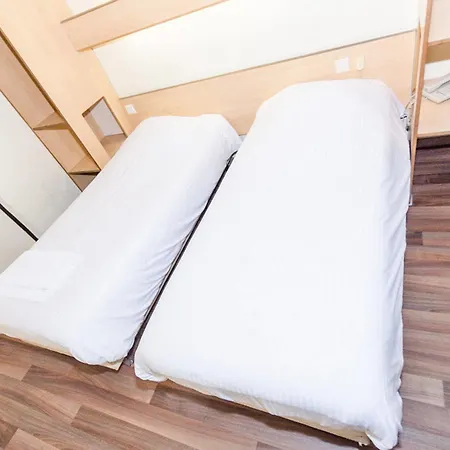 Hotell De La Basse Sambre